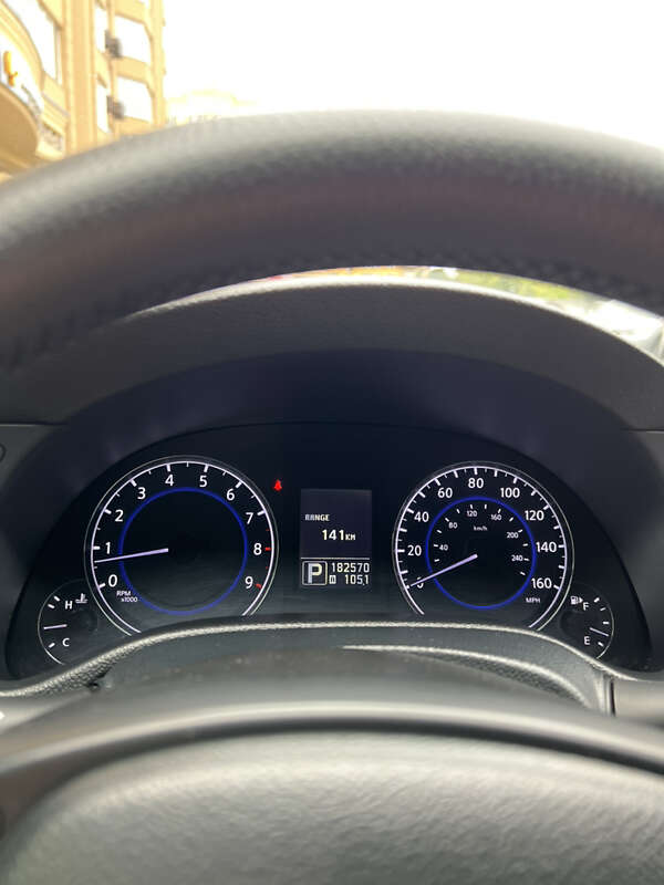 Седан Infiniti G25 2011 в Києві