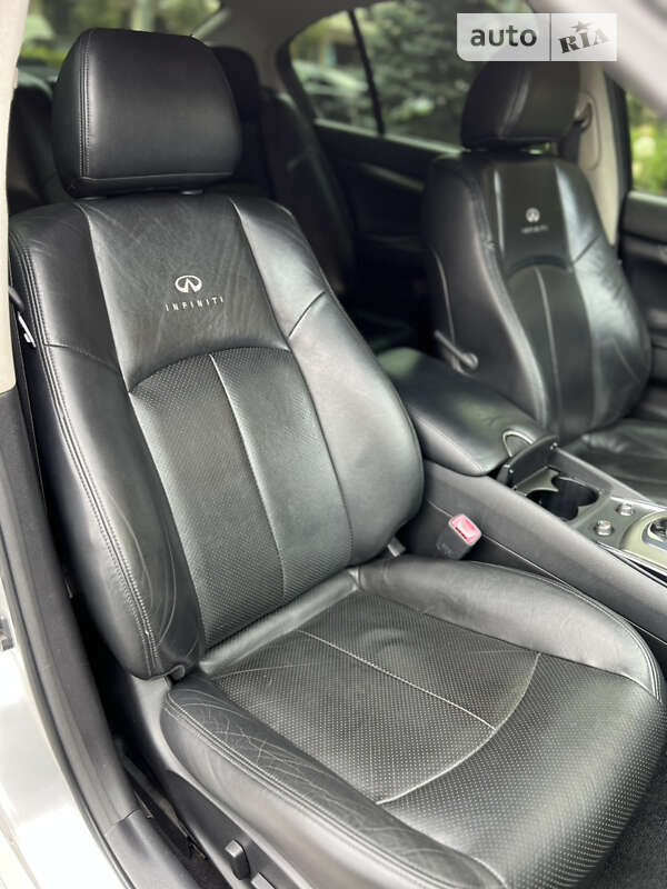 Седан Infiniti G25 2011 в Києві