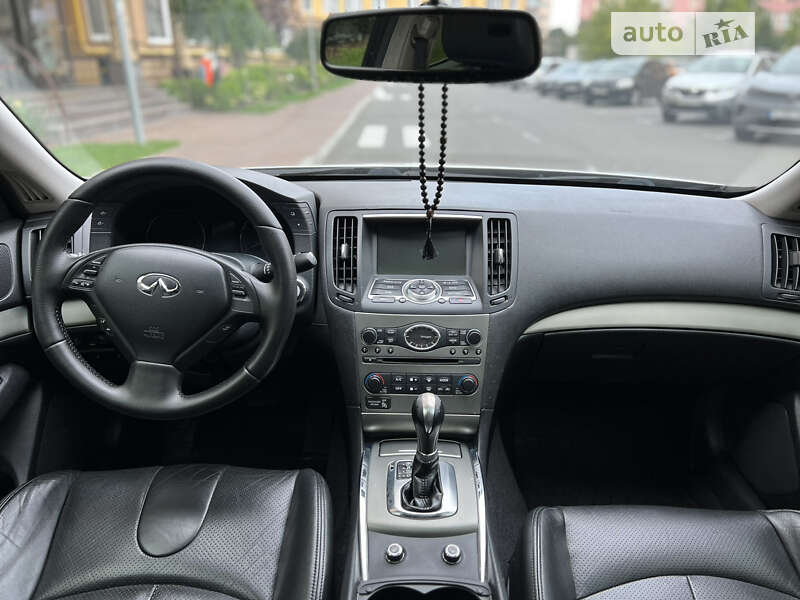 Седан Infiniti G25 2011 в Києві