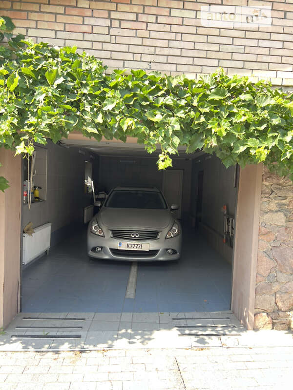 Седан Infiniti G25 2011 в Києві