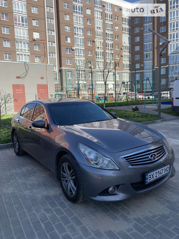 Седан Infiniti G25 2011 в Хмельницком