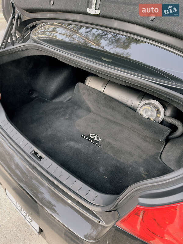 Седан Infiniti G25 2010 в Киеве