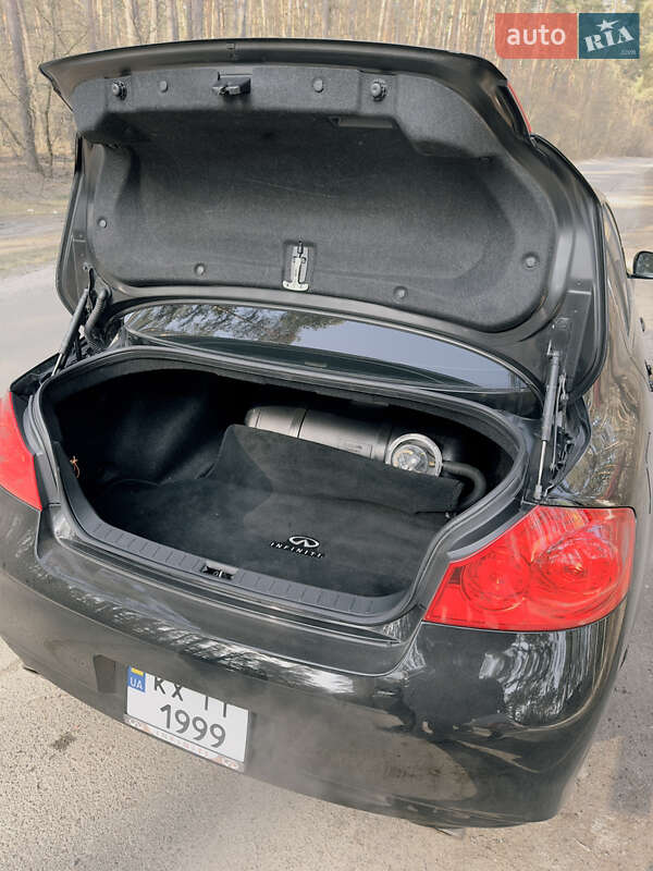 Седан Infiniti G25 2010 в Киеве