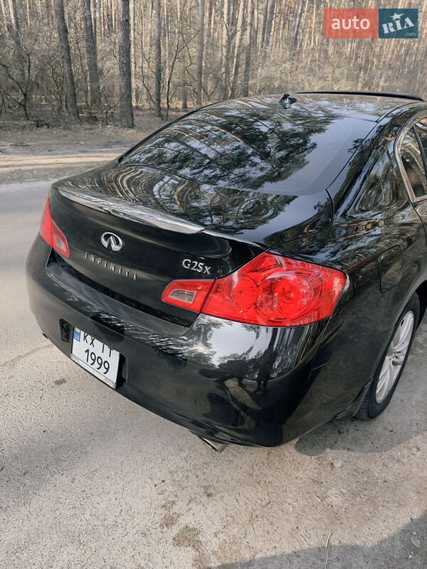 Седан Infiniti G25 2010 в Киеве