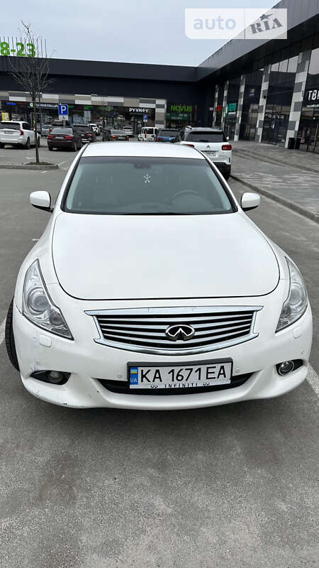 Infiniti G25 2012