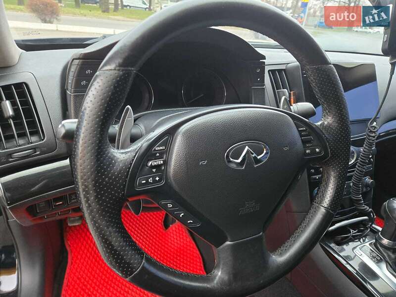 Седан Infiniti G25 2011 в Криховцах
