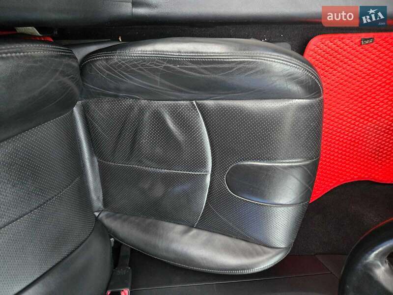 Седан Infiniti G25 2011 в Криховцах