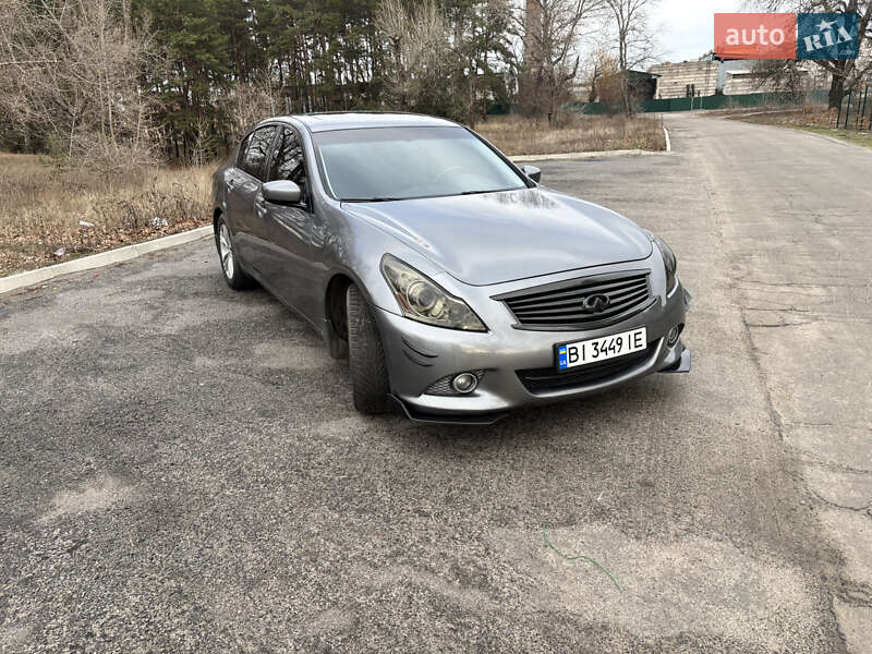 Седан Infiniti G25 2012 в Кременчуге