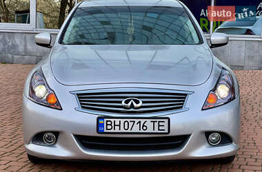 Седан Infiniti G25 2011 в 