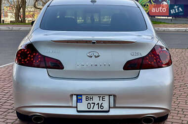 Седан Infiniti G25 2011 в 