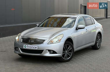 Седан Infiniti G25 2011 в 