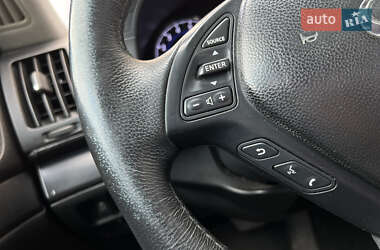 Седан Infiniti G25 2011 в 