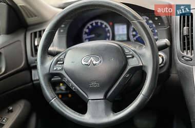 Седан Infiniti G25 2011 в 