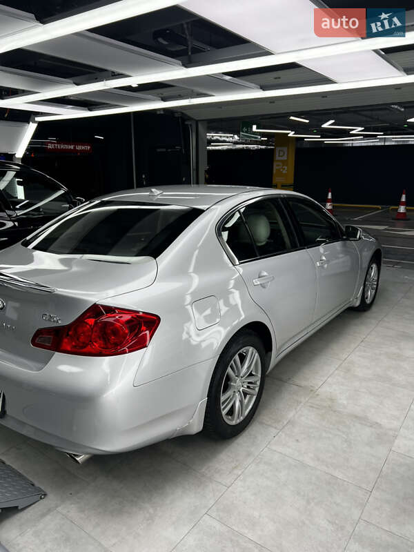 Седан Infiniti G25 2010 в Борисполе