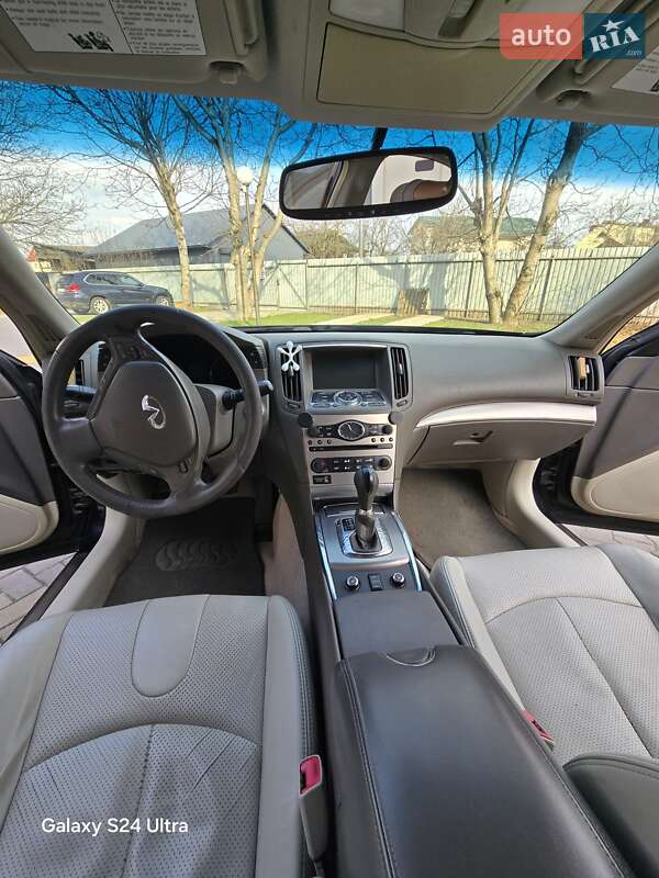 Седан Infiniti G25 2011 в Хмельницком