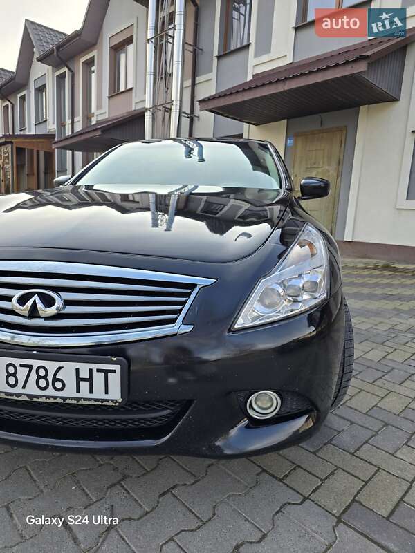 Седан Infiniti G25 2011 в Хмельницком