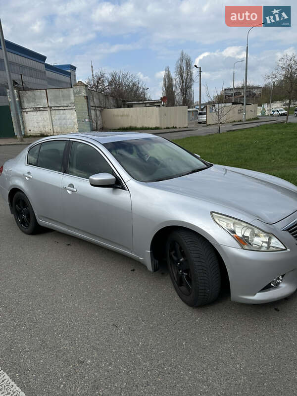 Седан Infiniti G25 2010 в Одесі