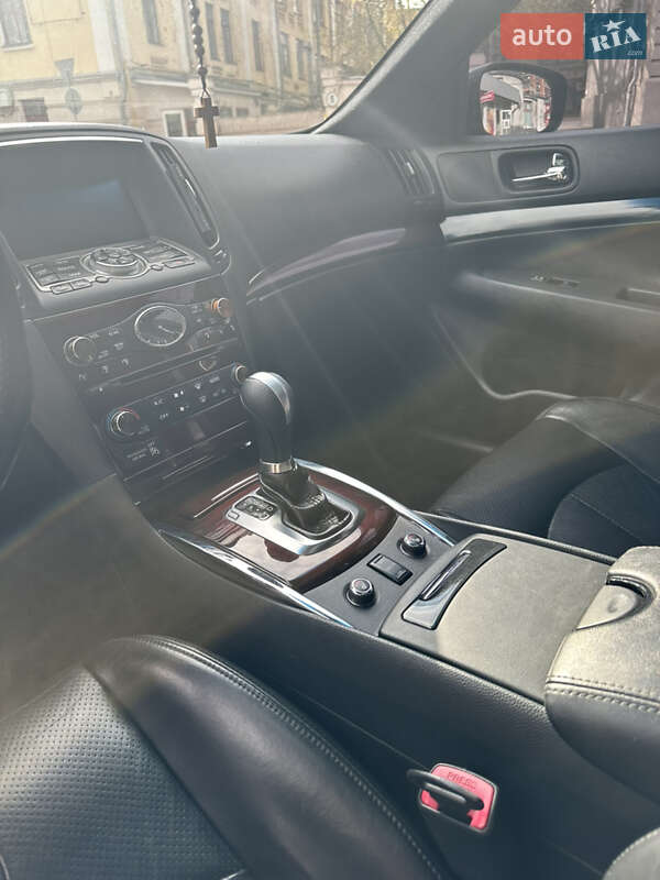 Седан Infiniti G25 2010 в Києві