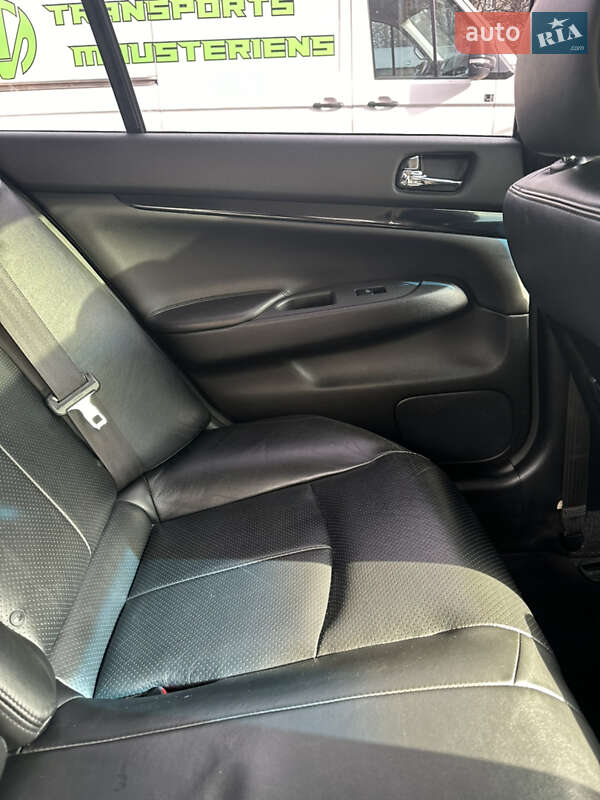 Седан Infiniti G25 2010 в Києві