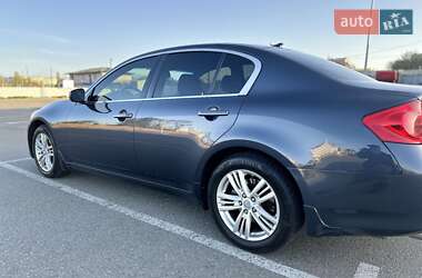 Седан Infiniti G25 2010 в 