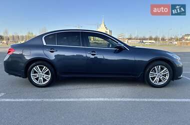 Седан Infiniti G25 2010 в 