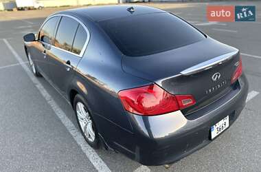 Седан Infiniti G25 2010 в 