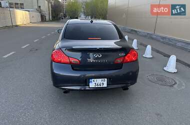 Седан Infiniti G25 2010 в 