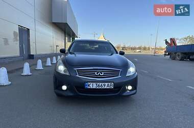 Седан Infiniti G25 2010 в 