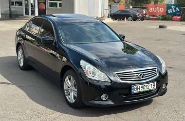 Седан Infiniti G25 2011 в 