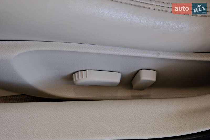 Седан Infiniti G25 2011 в Одессе