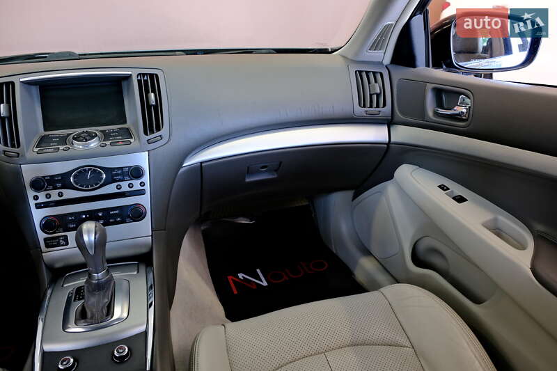 Седан Infiniti G25 2011 в Одессе