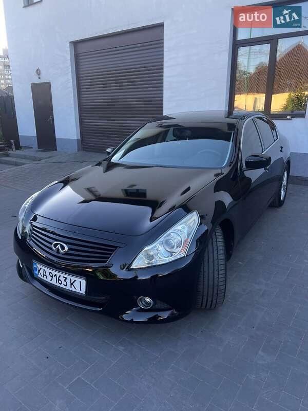 Седан Infiniti G25 2011 в Києві