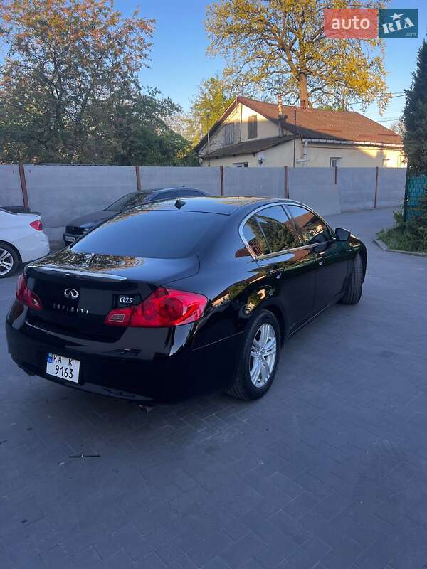 Седан Infiniti G25 2011 в Києві