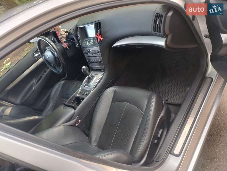 Седан Infiniti G25 2011 в Одессе