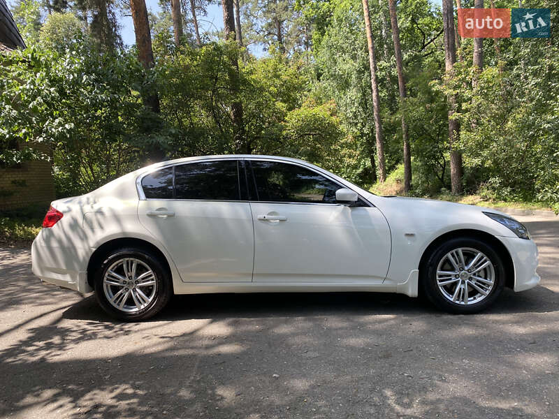 Седан Infiniti G25 2011 в Черкассах