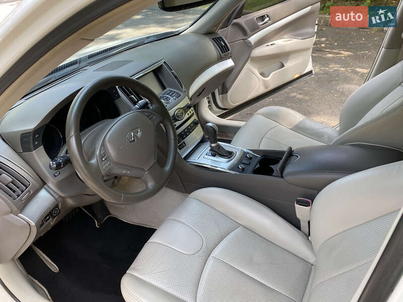 Седан Infiniti G25 2011 в Черкассах