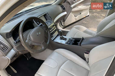 Седан Infiniti G25 2011 в 