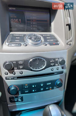 Седан Infiniti G25 2011 в 