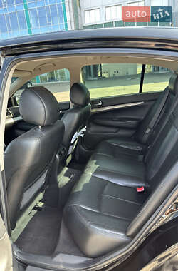 Седан Infiniti G25 2012 в 