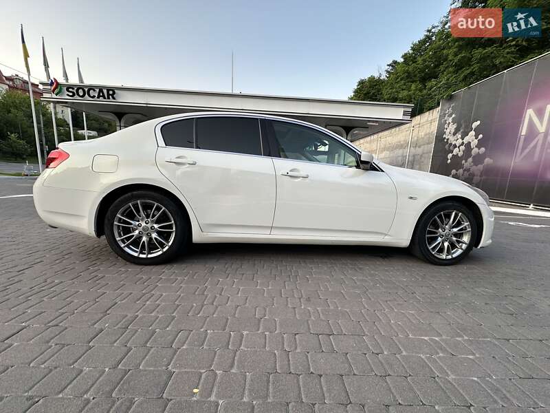 Седан Infiniti G25 2012 в Києві