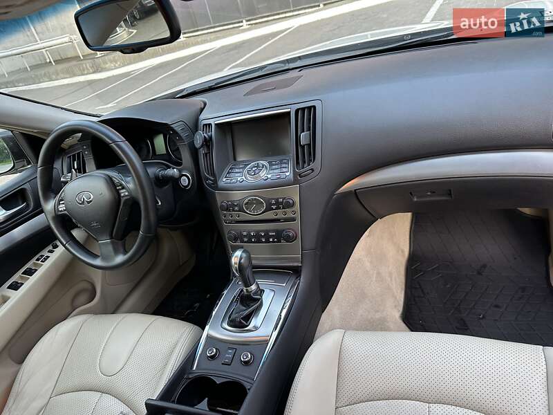 Седан Infiniti G25 2012 в Києві