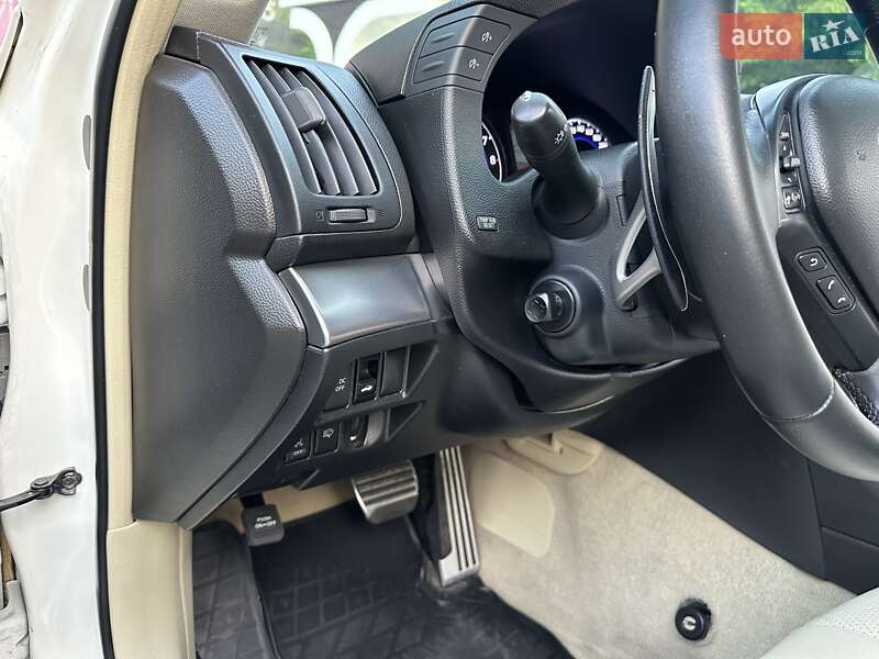 Седан Infiniti G25 2012 в Києві