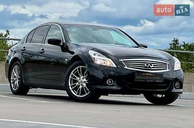 Седан Infiniti G25 2012 в Киеве