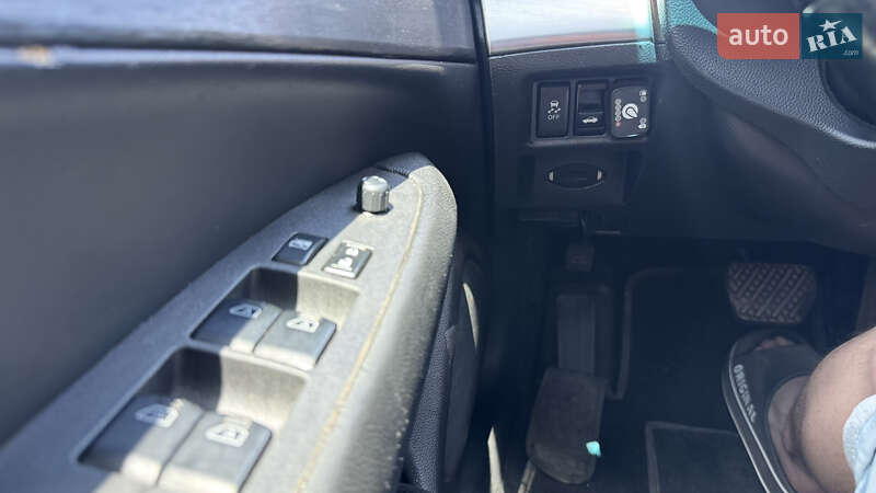 Седан Infiniti G25 2010 в Запоріжжі