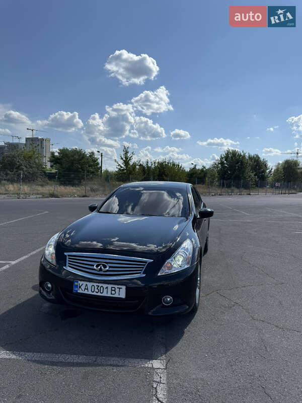 Седан Infiniti G25 2010 в Києві