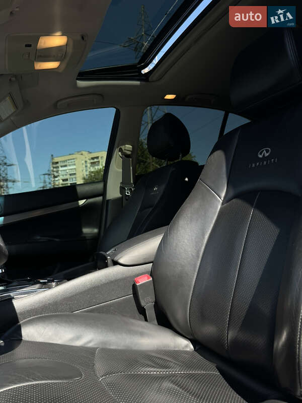Седан Infiniti G25 2010 в Запорожье