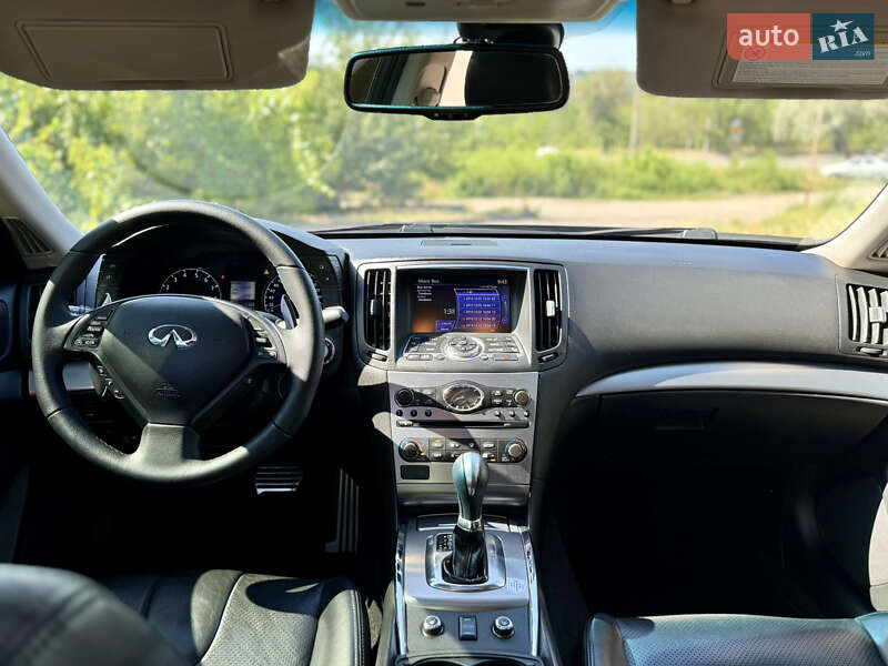 Седан Infiniti G25 2010 в Запорожье