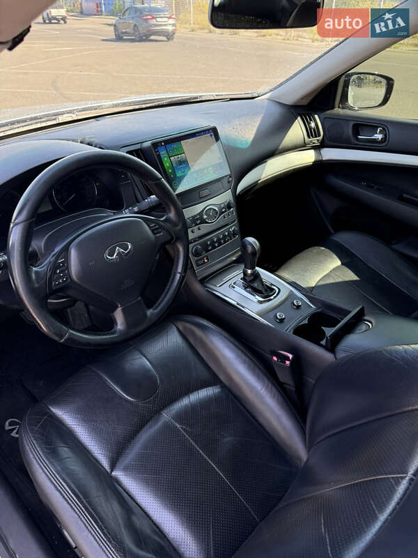 Седан Infiniti G25 2011 в Києві