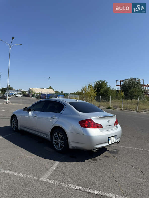 Седан Infiniti G25 2011 в Києві
