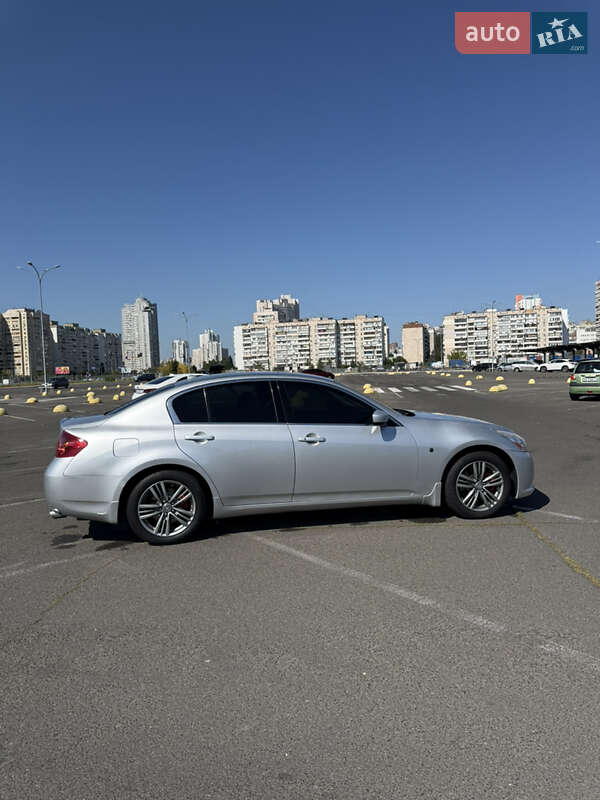 Седан Infiniti G25 2011 в Києві